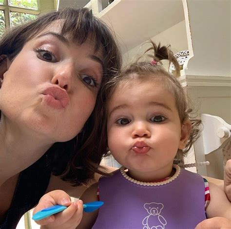 Inside Milana Vayntrub’s Relationship with Husband and Baby。